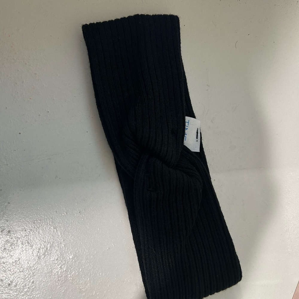 Time and Tru Black Ribbed Headband